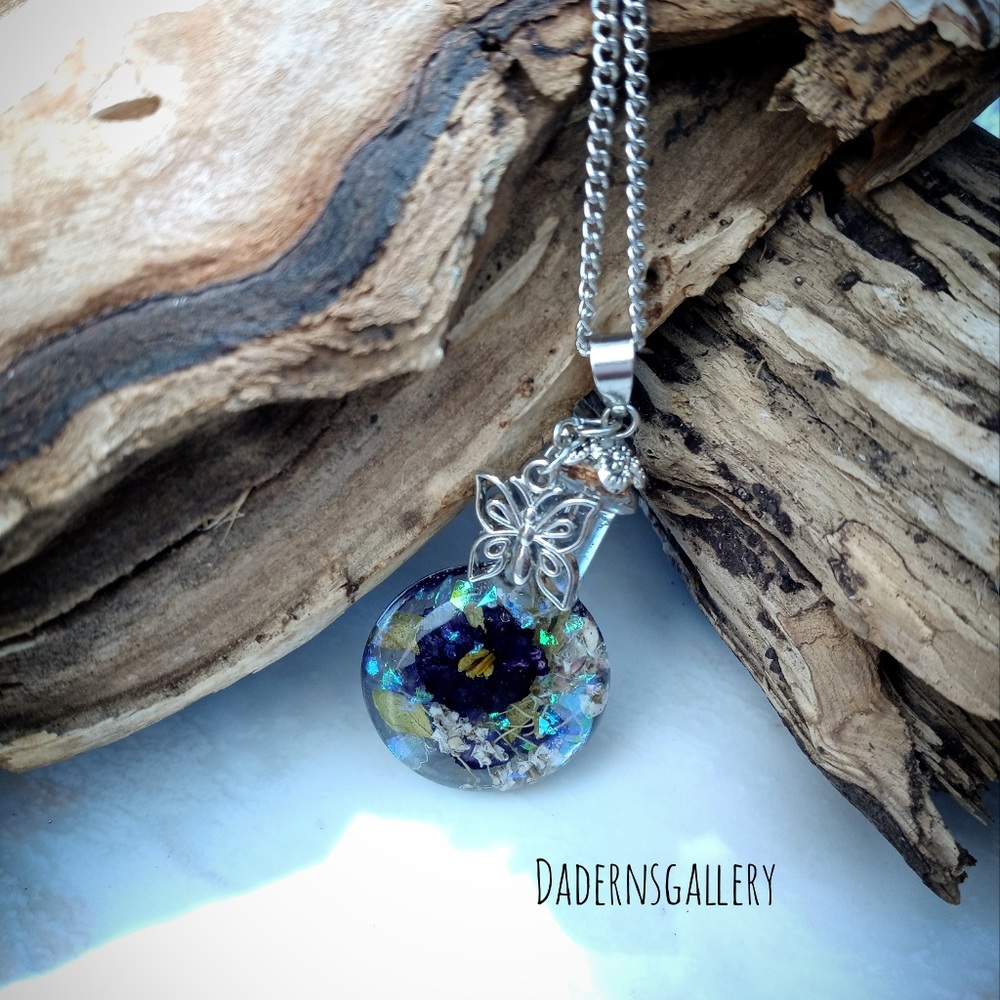 Not for sale‼️Handmade terrarium necklace dried flower capsuled in a bottle - Picture 4 of 11